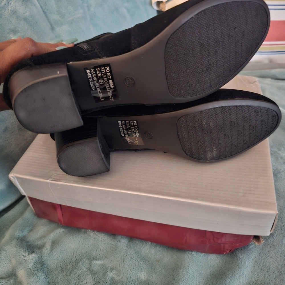 Breckelles Black Ankle Booties with Tassel Accent - Picture 4 of 10